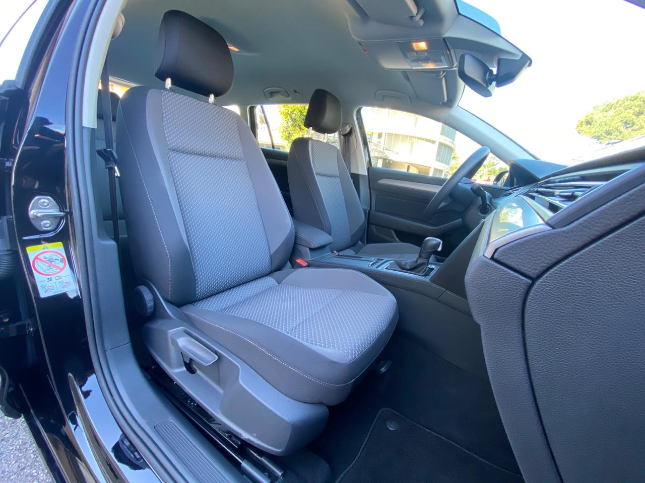 Volkswagen Passat Variant 1.6 TDI SCR DSG Business BMT