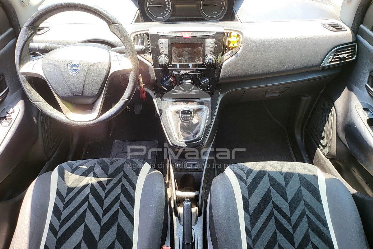 LANCIA Ypsilon 1.2 69 CV 5 porte Silver