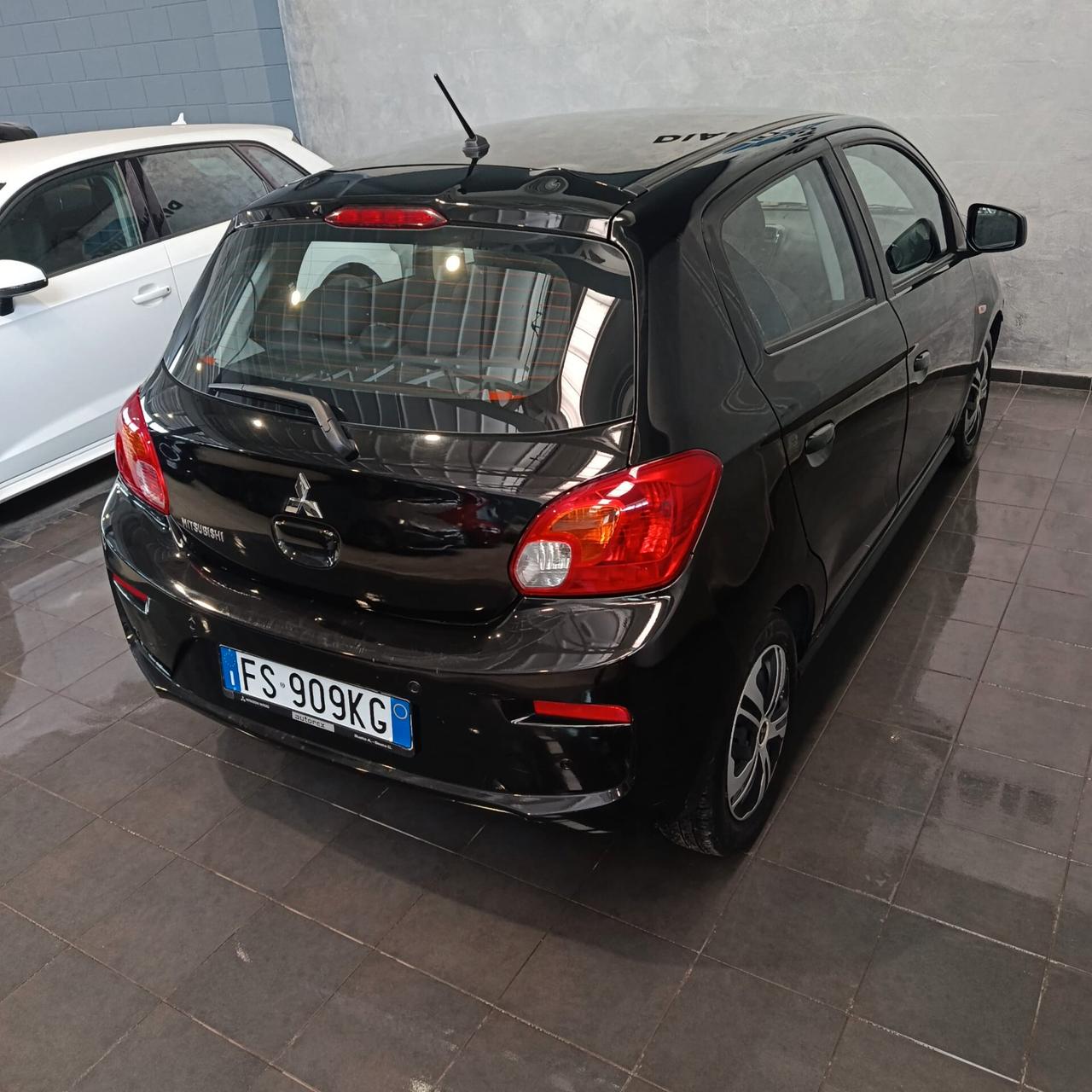 Mitsubishi Space Star 1.0 Invite SOLO 28000KM