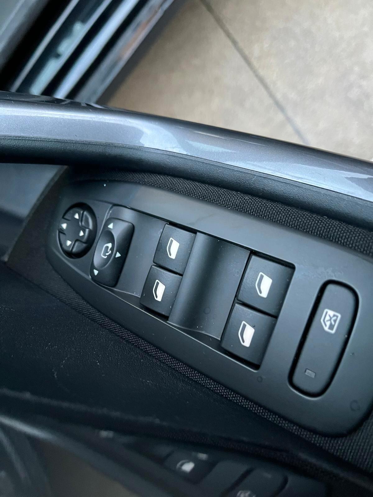 Peugeot 2008 BlueHDi 100 Active