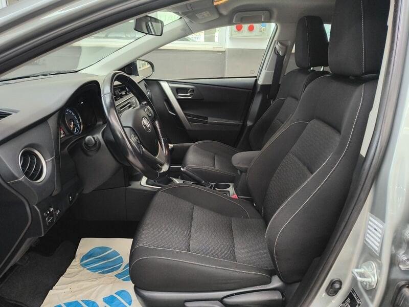 Toyota Auris 1.4 D-4D Lounge
