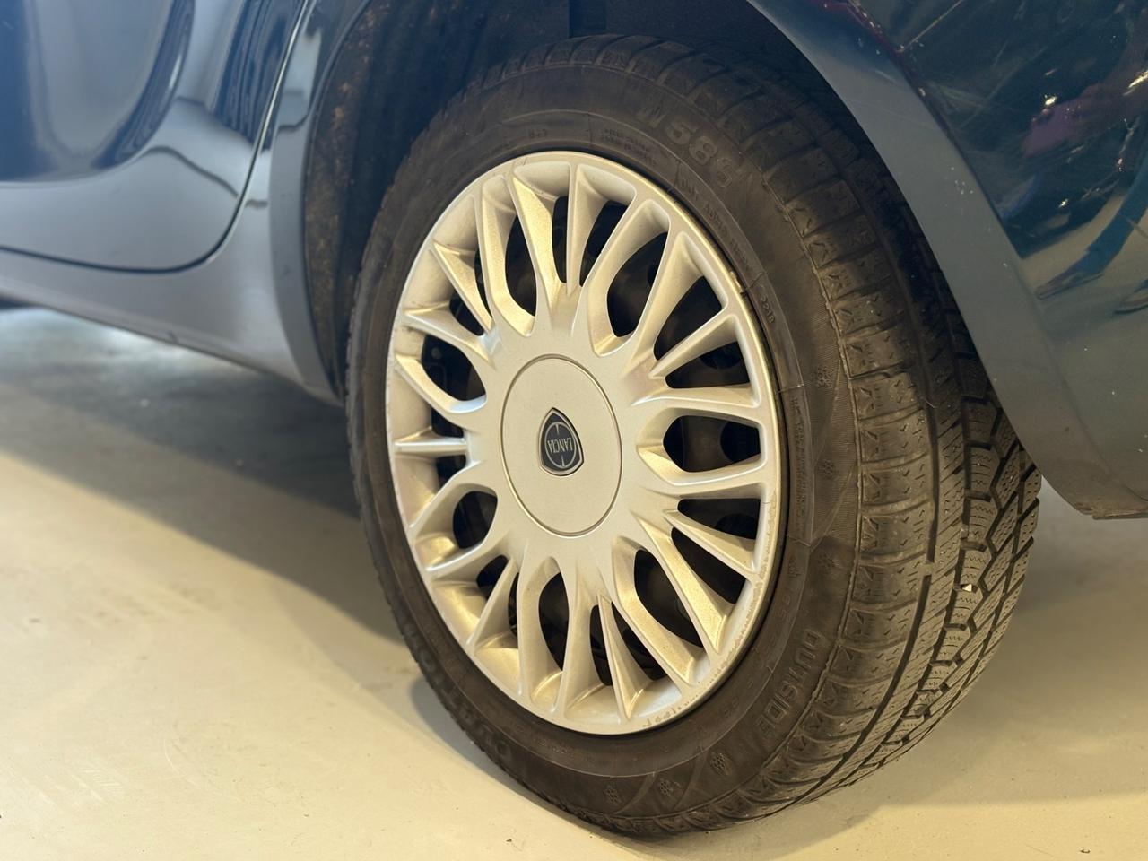 Lancia Ypsilon 1.2 69 CV 5 porte Gold