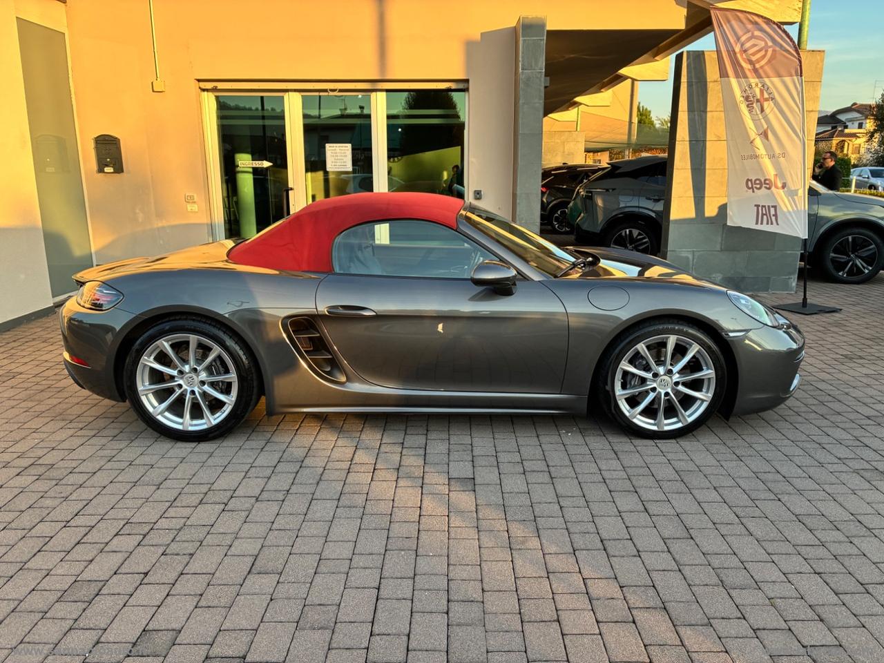 PORSCHE 718 Boxster
