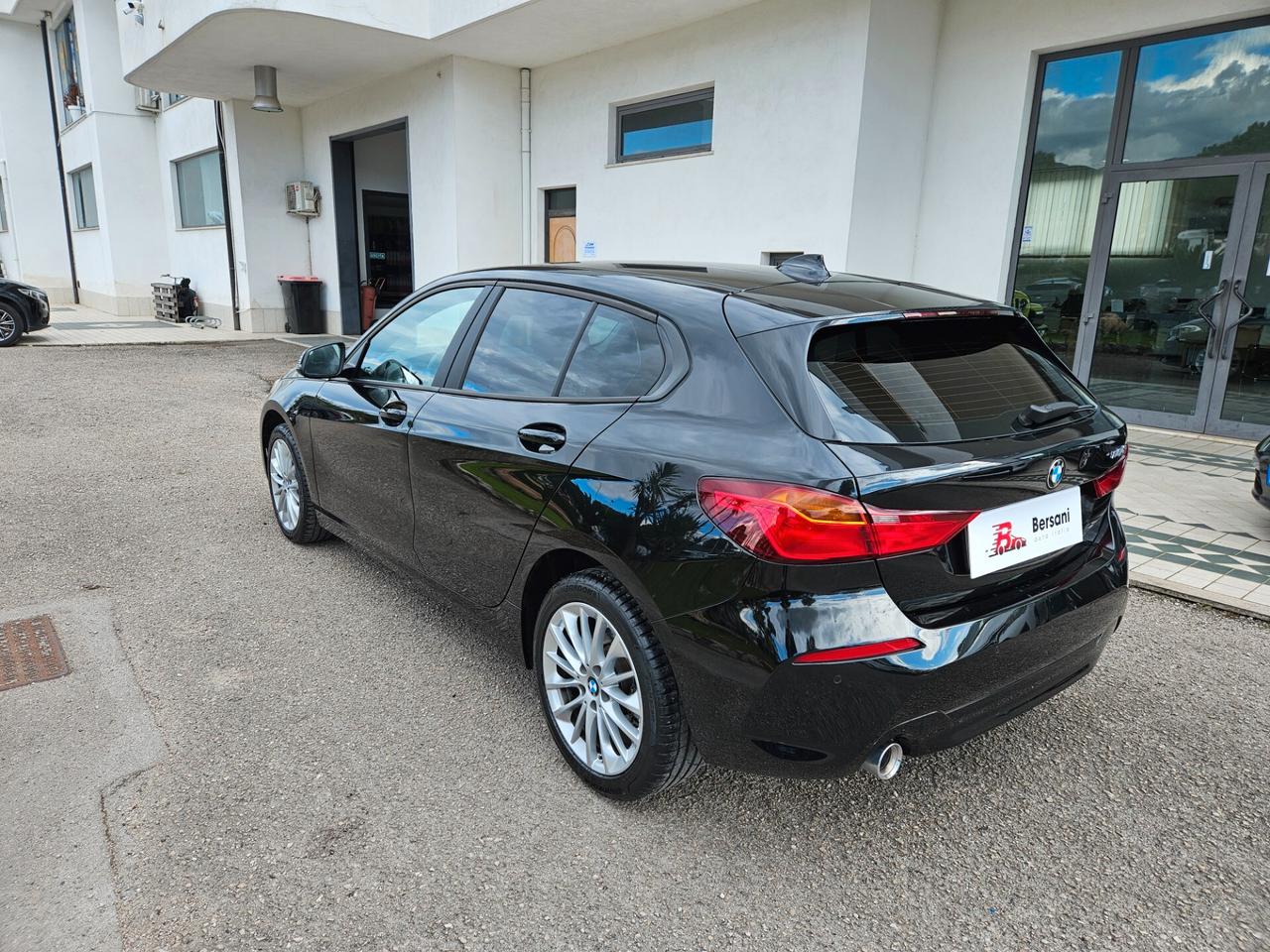 Bmw 116 116d 5p. Business Advantage
