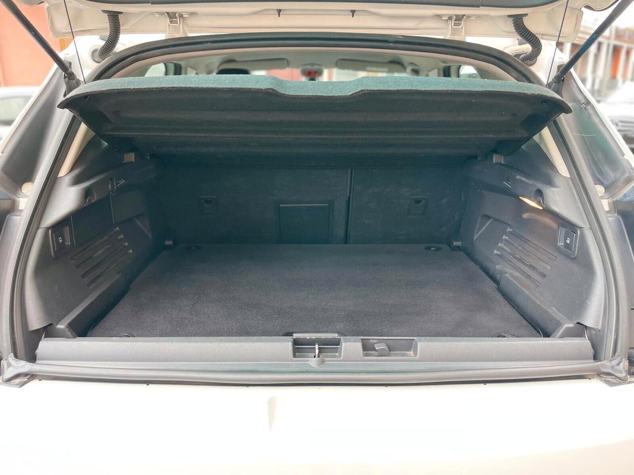 Peugeot 3008 1.6 HDi 115CV Business