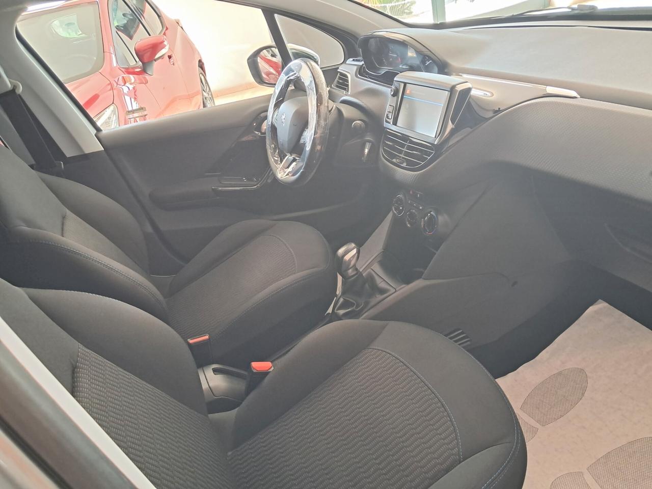 Peugeot 208 PureTech 82 Stop&Start 5 porte Signature