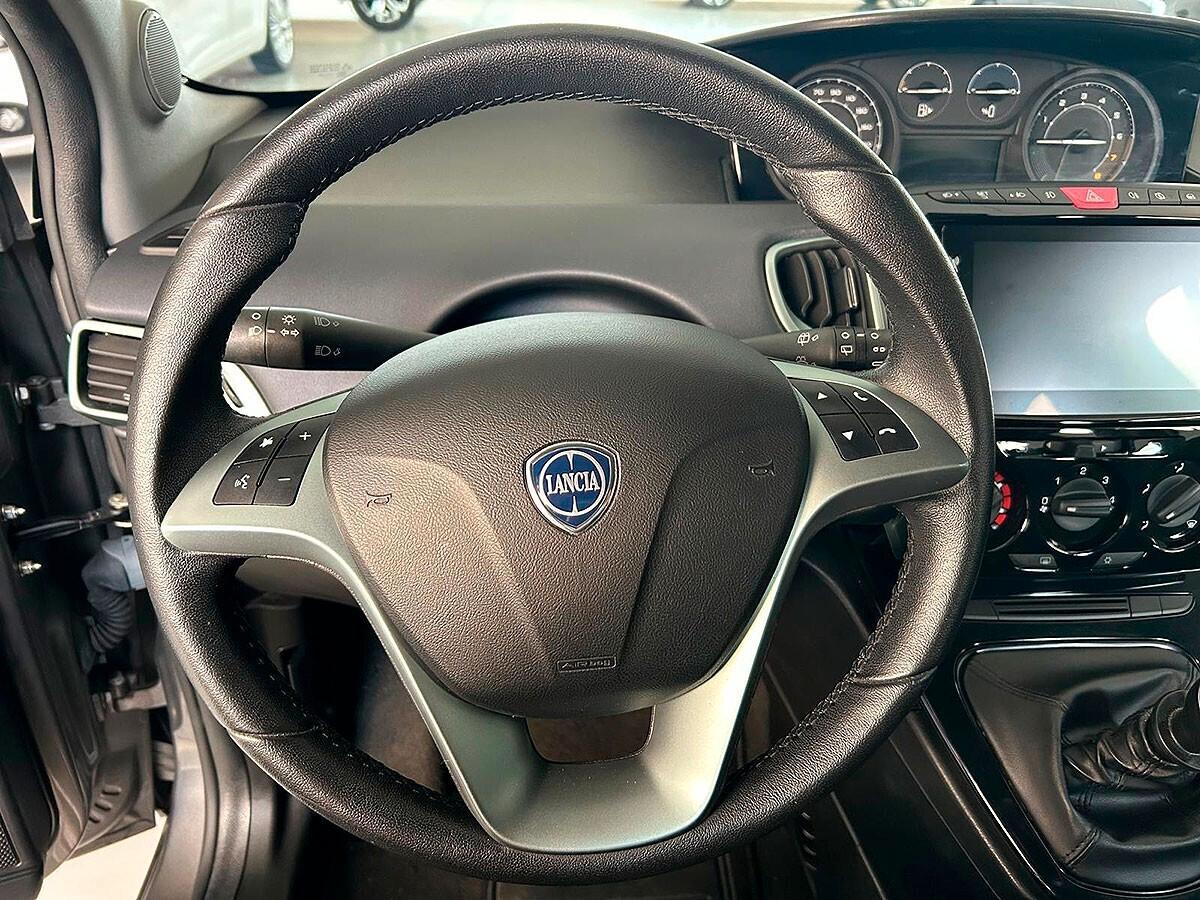 Lancia Ypsilon 1.0 FireFly 5 porte S&S Hybrid Ecochic Gold