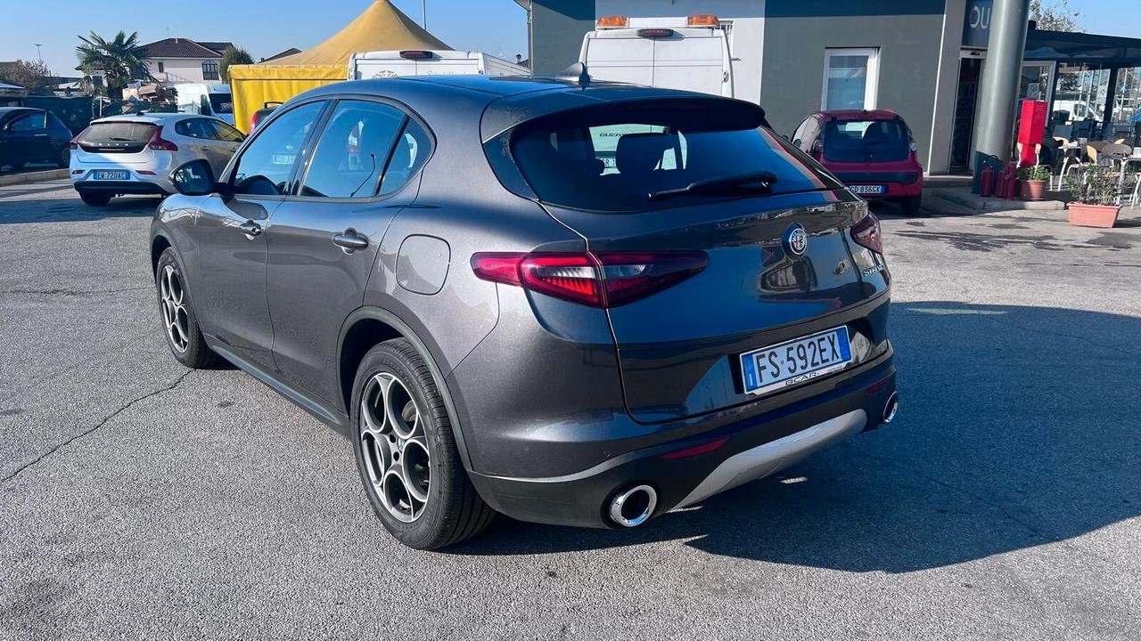 Alfa Romeo Stelvio 2.2 Turbodiesel 150 CV AT8 RWD Business