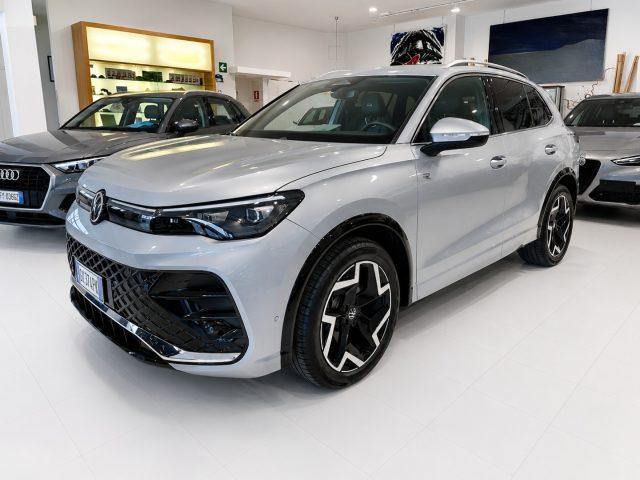 VOLKSWAGEN Tiguan R-Line DSG 2.0 TDI 150 CV Alcantara Aziendale