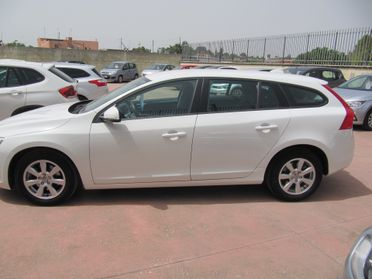 Volvo V60 D4 Kinetic - AUTOMATICO