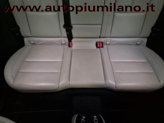 VOLVO XC40 T5 Recharge Plug-in Hybrid Inscription