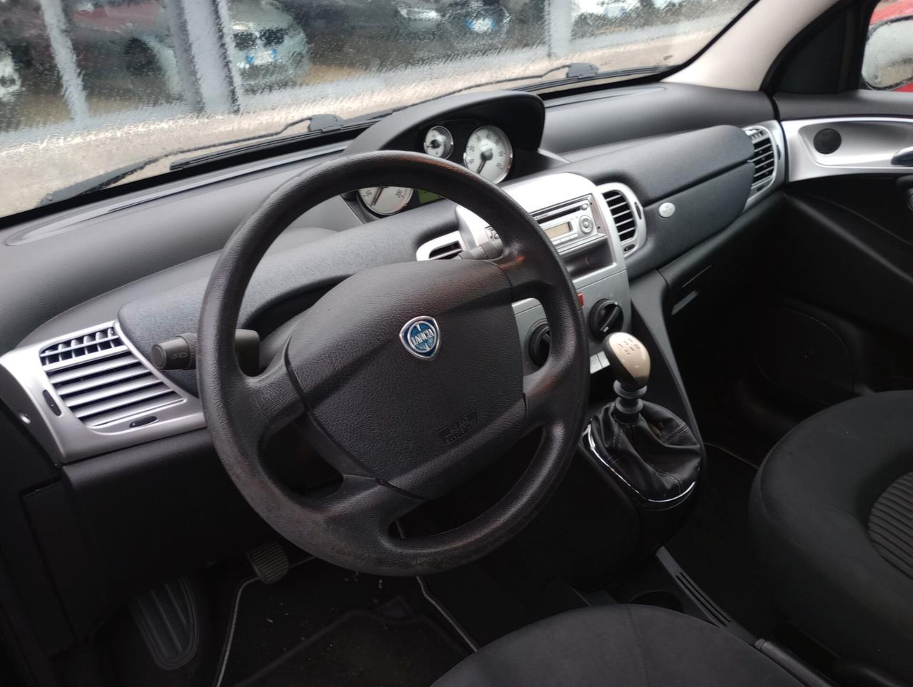 Lancia Ypsilon 1.2 Argento