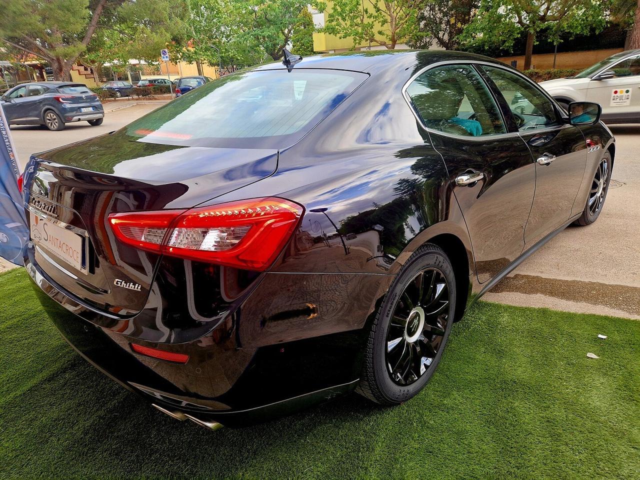 MASERATI GHIBLI V6 DIESEL 275CV NERISSIMO EDITION