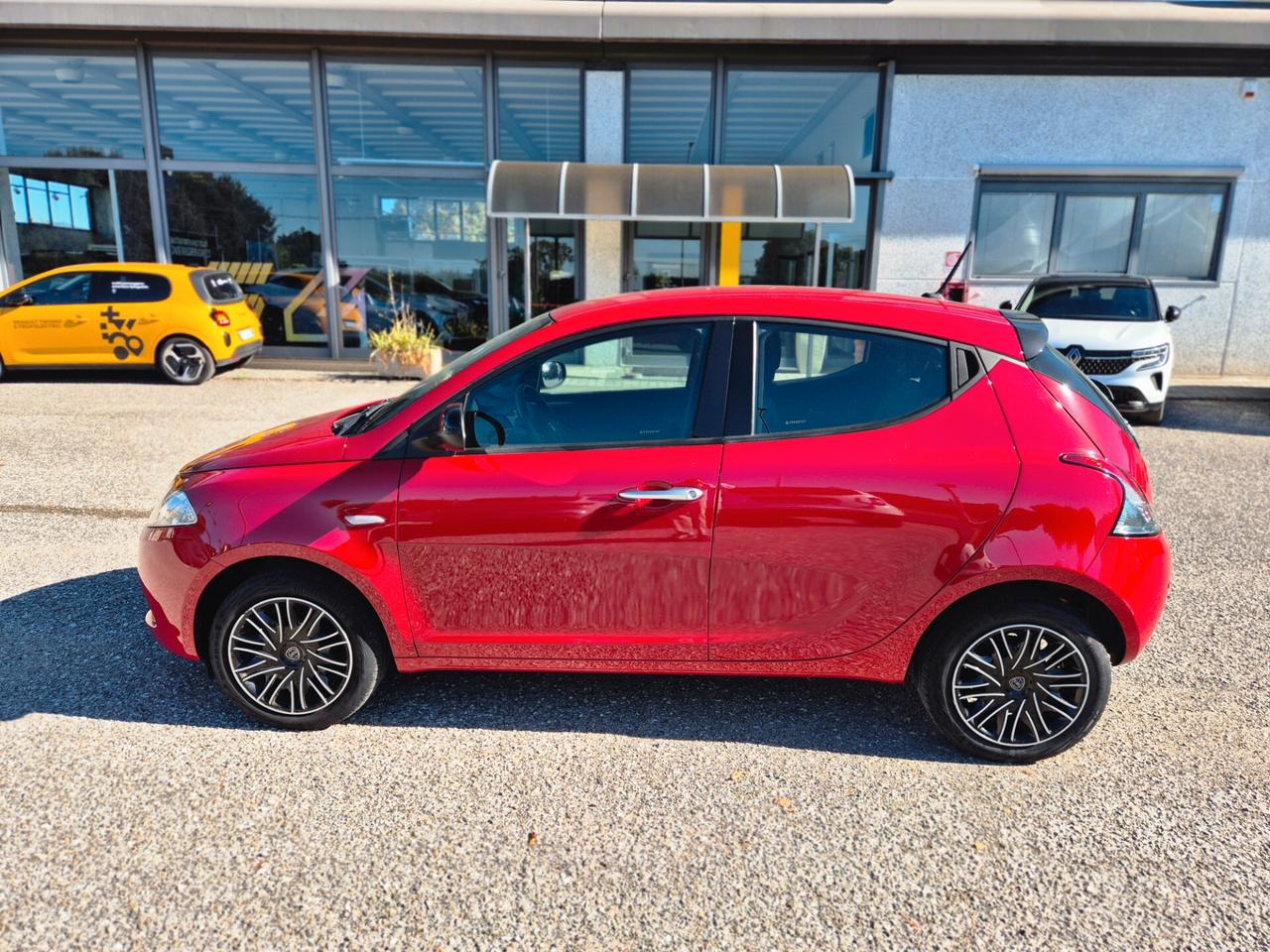Lancia Ypsilon 1.0 FireFly 5 porte S&S Hybrid Silver