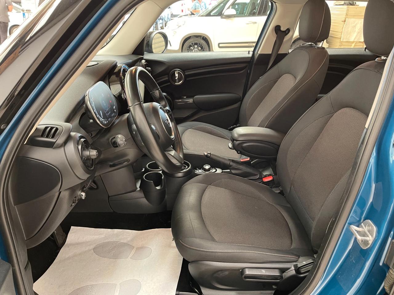 Mini Mini Cooper Essential Black 5p 1.5 auto - LEGGI SOTTO