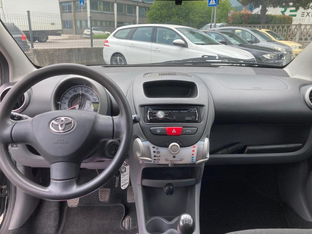 TOYOTA AYGO 5 porte 1.0 BENZINA 68 CV – NEOPATENTATI