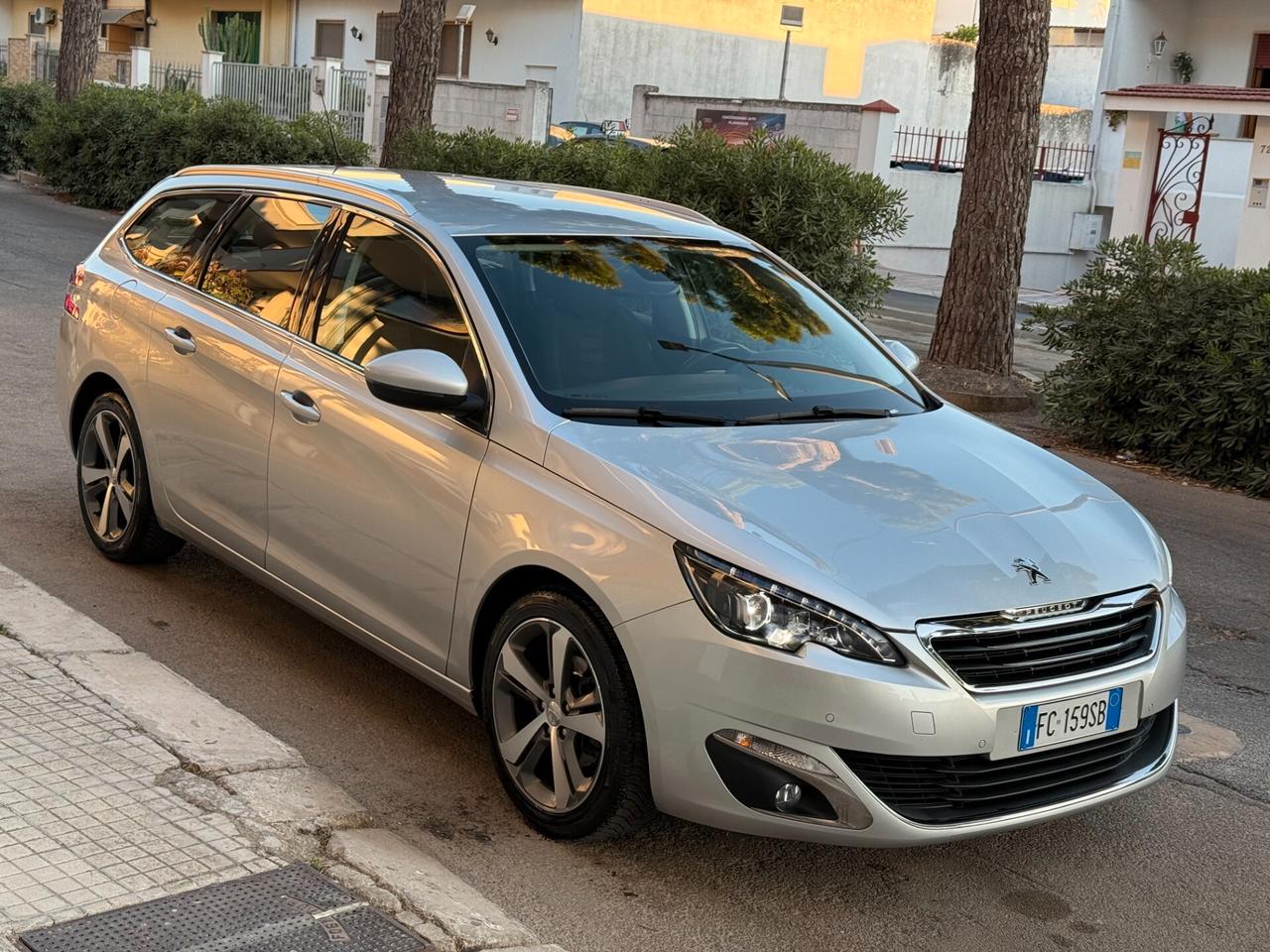 Peugeot 308 BlueHDi SW Allure NAVI FULL LED - 2016