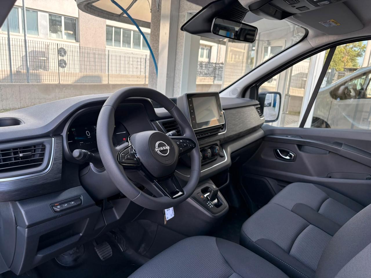 9 POSTI Nissan Primastar 2.0 dCi 150CV Aut PC-TN Bus N-Connecta