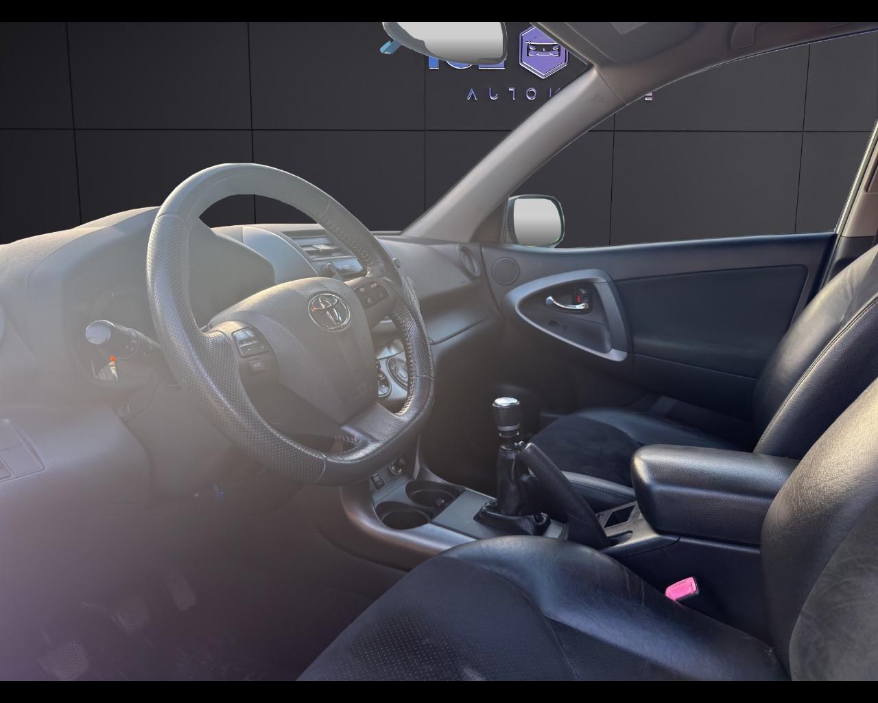 TOYOTA RAV4 Crossover 2.2 D-4D 150 CV DPF Exclusive