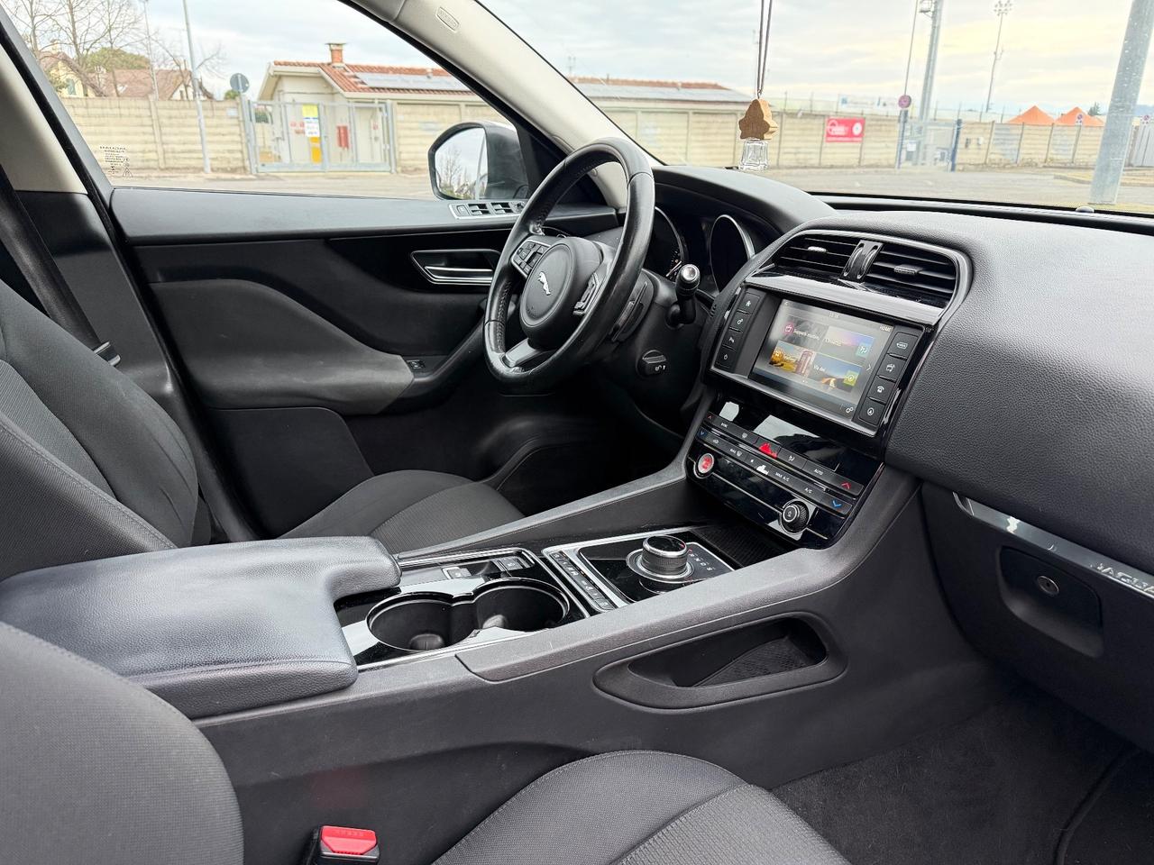 Jaguar F-Pace 2.0 D 180 CV CATENA RUMOROSA !