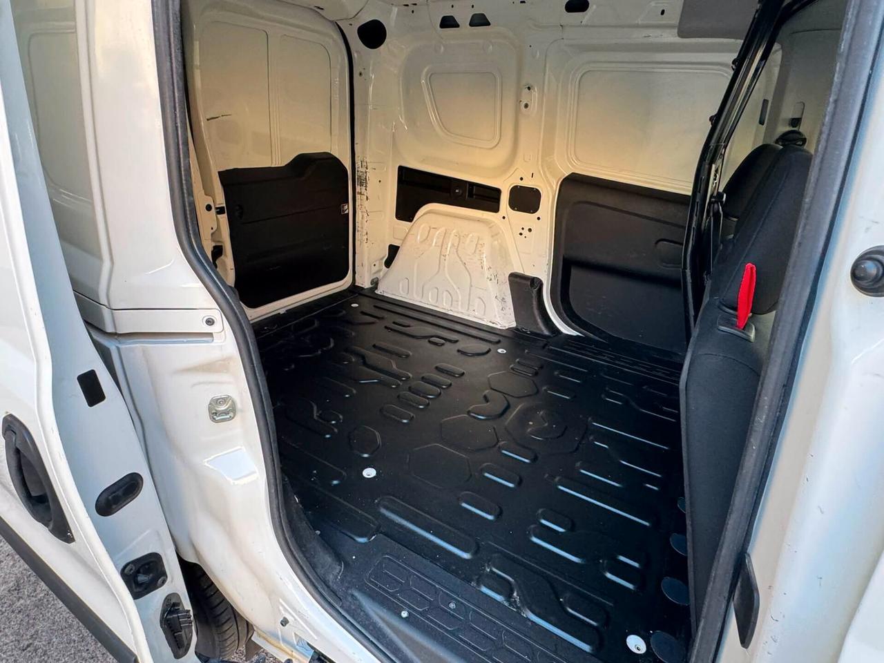 FIAT DOBLO CARGO 1.6 MJ 105 CV. E6 3 POSTI PERFETTA