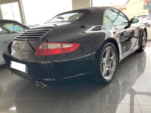 Porsche 911 Carrera 4S Cabriolet