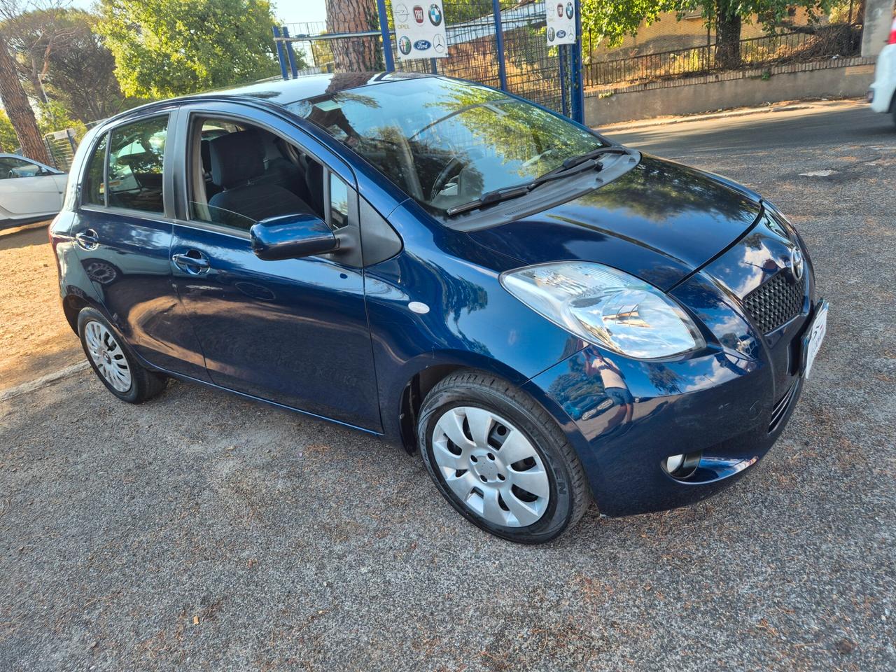 Toyota Yaris 1.0 5 porte Sol
