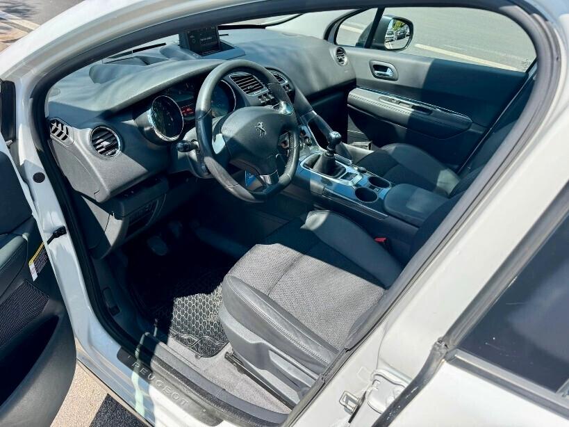 Peugeot 3008 1.6 HDi 115CV Allure