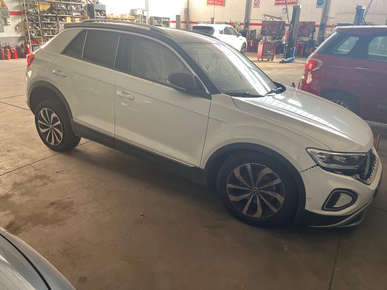 Volkswagen T-Roc 1.0 TSI Life 2024 26.000 KM INCIDENTATA