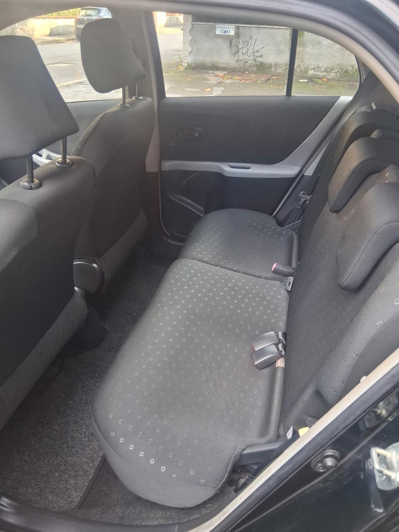 Toyota Yaris 1.0 5 porte