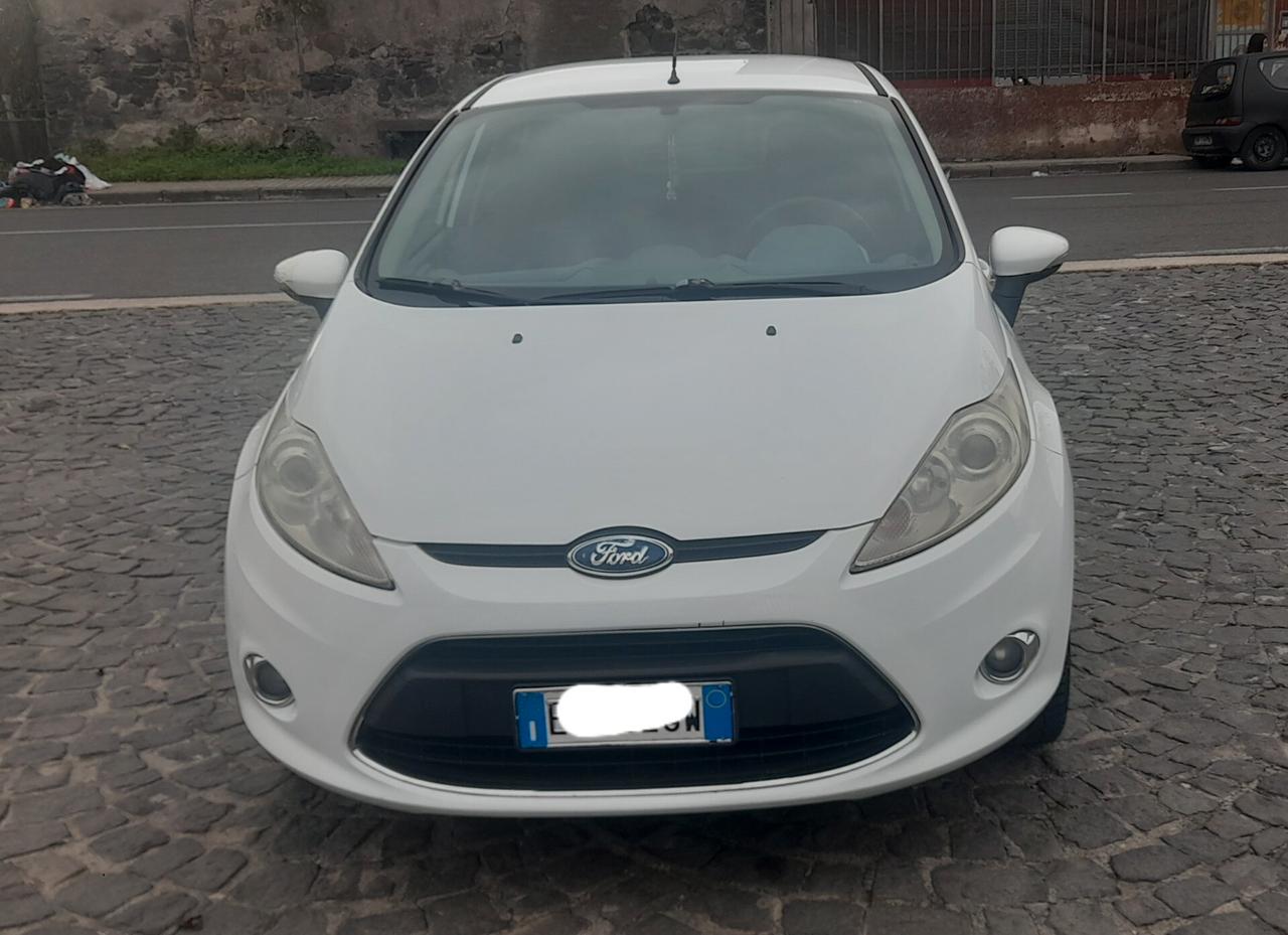 Ford Fiesta 1.4 5 porte Bz.- GPL Titanium