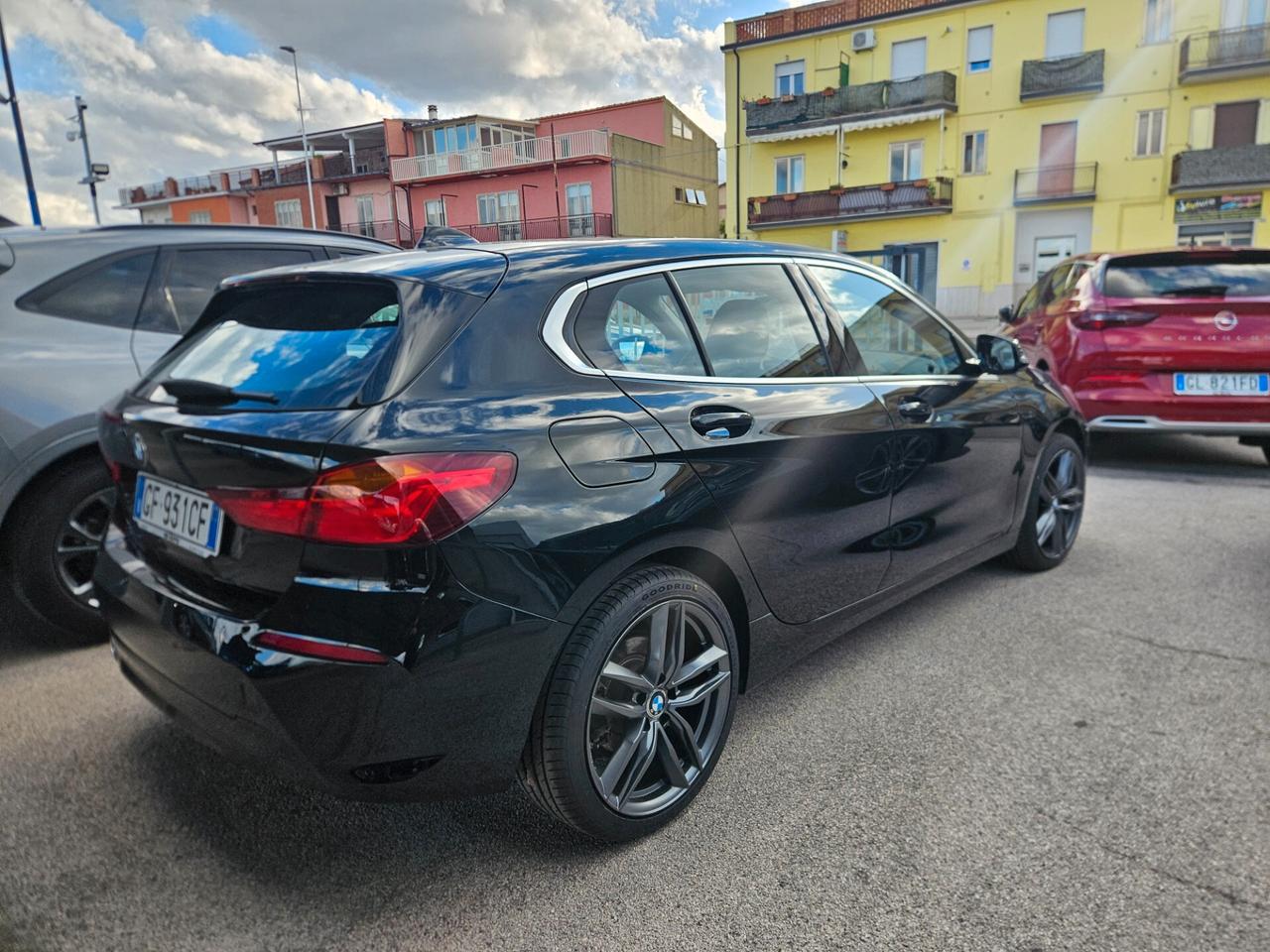 Bmw 116 116d 5p. Business Advantage
