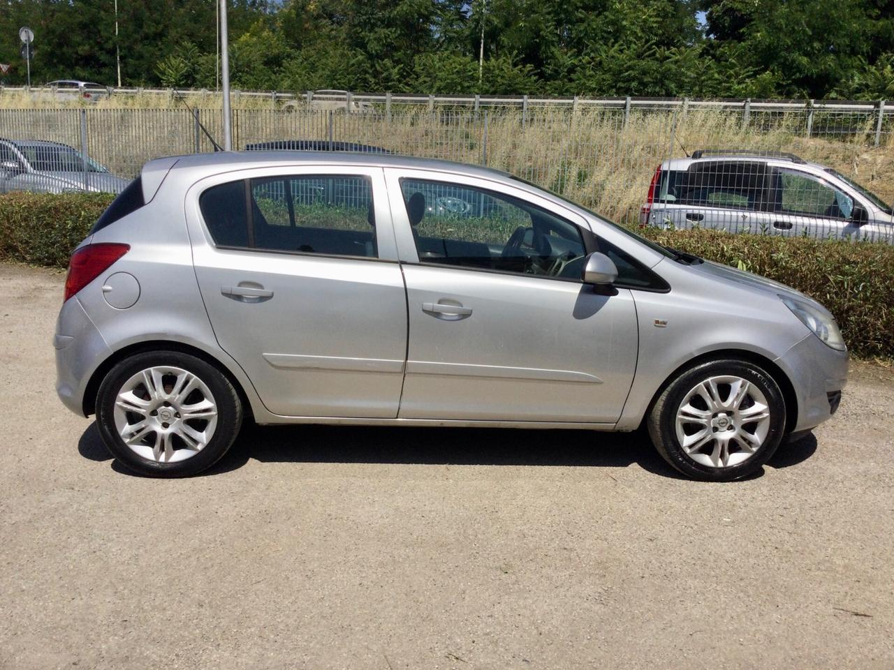 Opel Corsa 1.0 12V 5 porte Enjoy