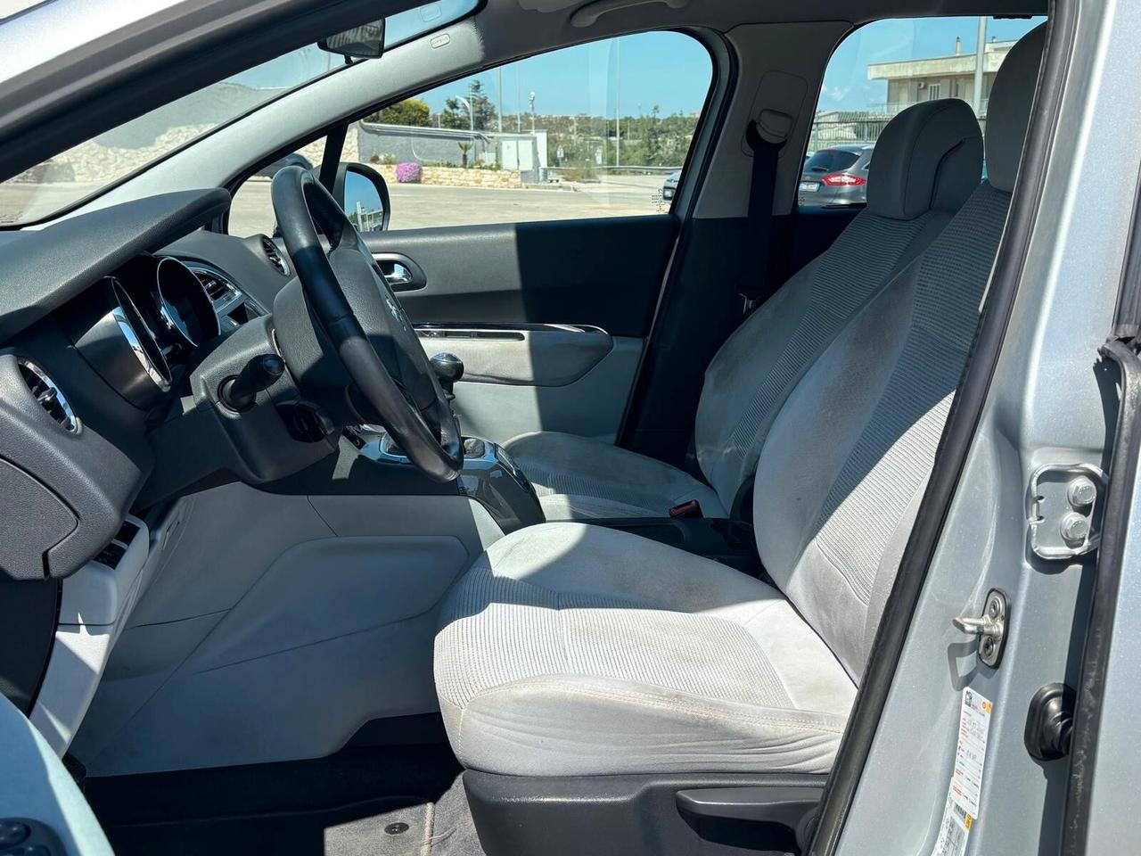 Peugeot 5008 1.6 HDi 115CV Business