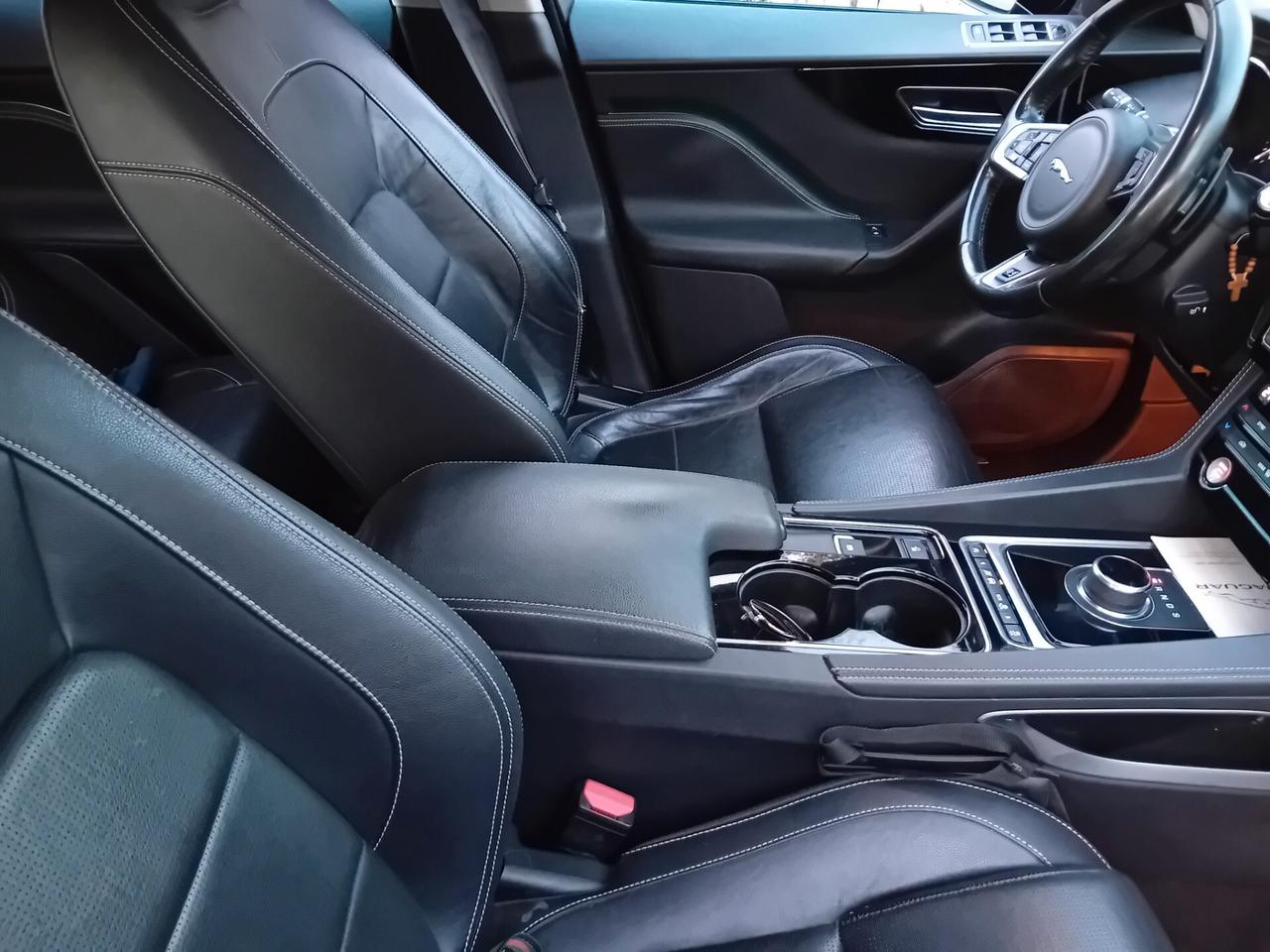 Jaguar F-Pace 2.0 D 180 CV AWD aut. R-Sport