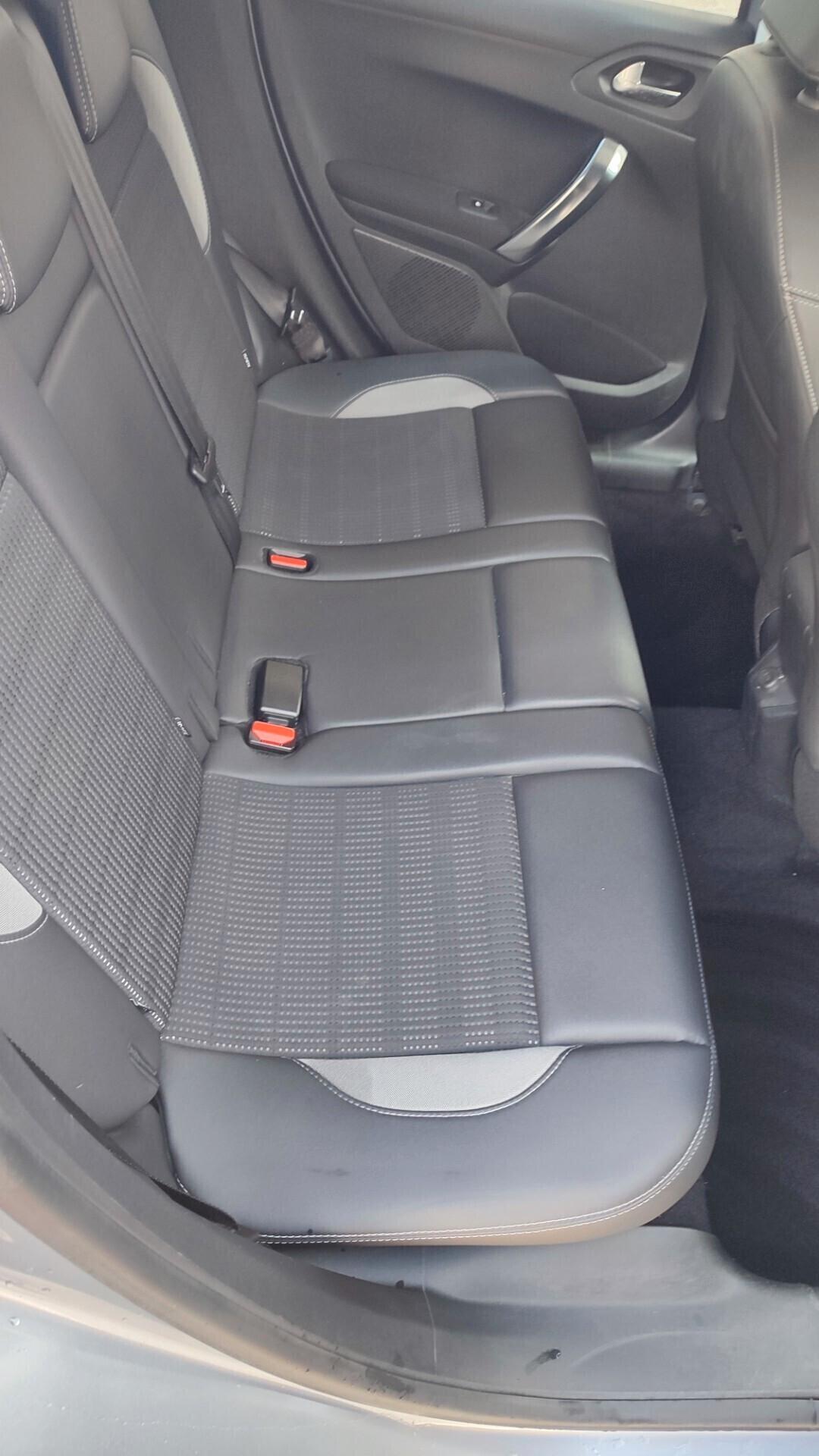 Peugeot 2008 1.6 e-HDi 115 CV Stop&Start Allure