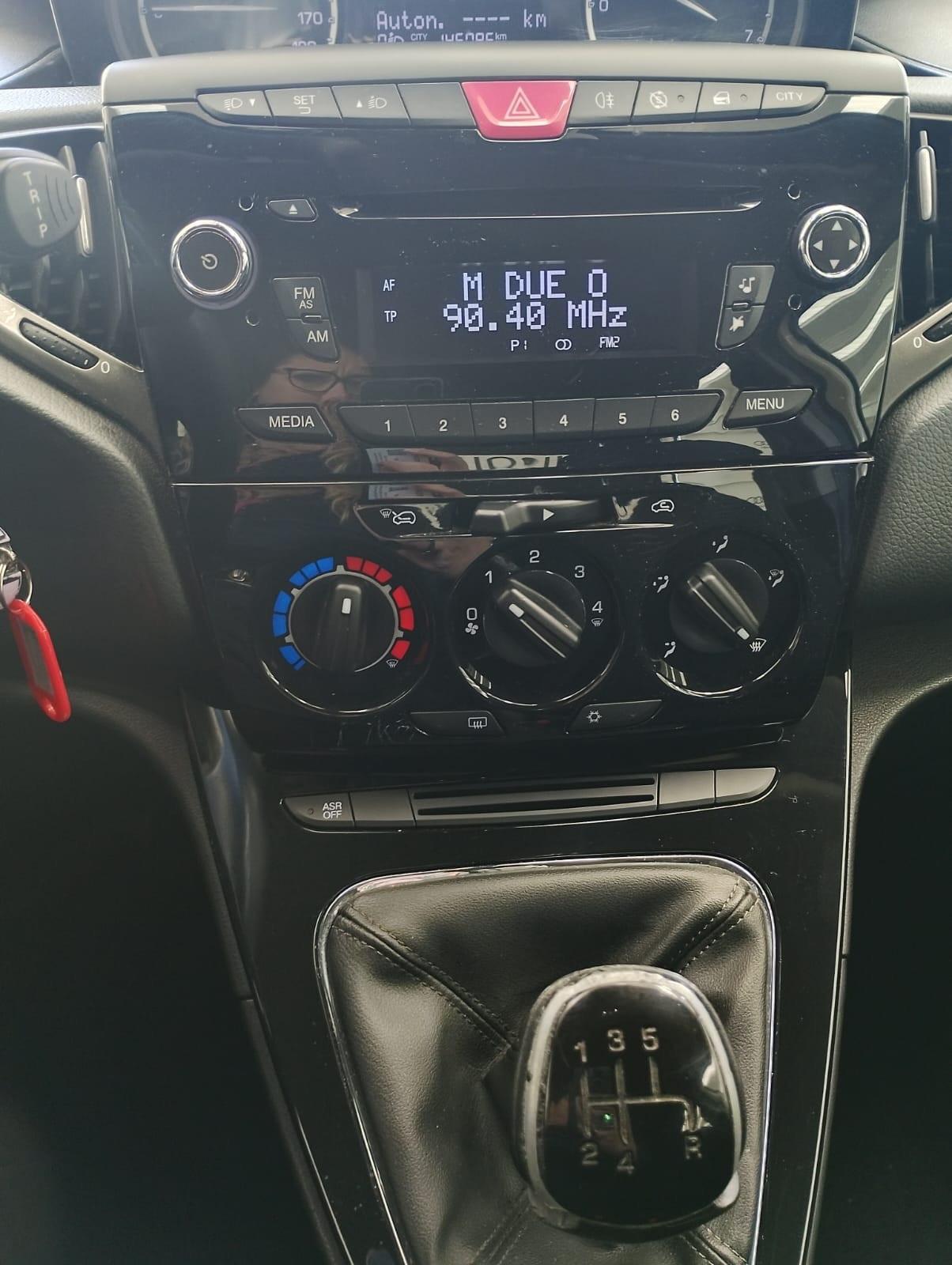 Lancia Ypsilon 1.2 69 CV Unyca