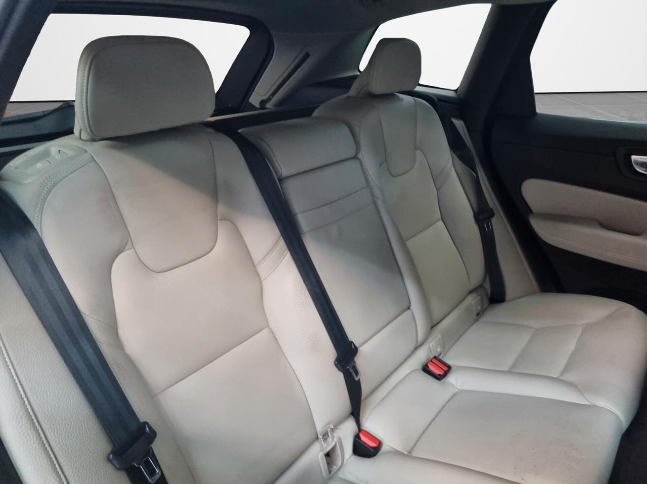 Volvo XC 60 XC60 B4 (d) AWD Geartronic Inscription