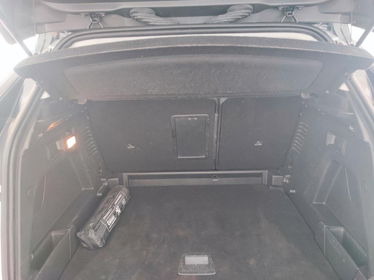 Peugeot 3008 BlueHDi 130 S&S EAT8 Allure