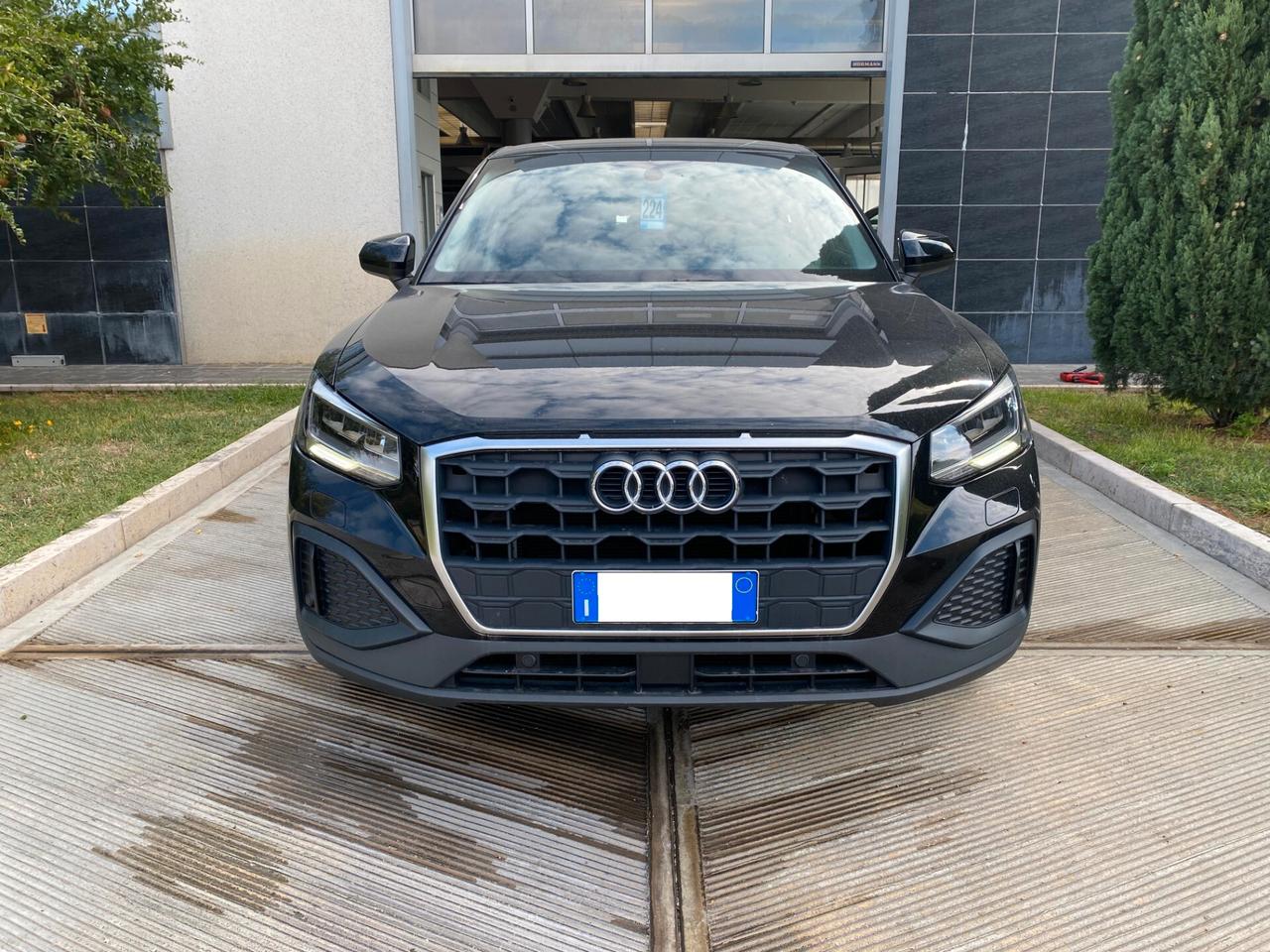 Audi Q2 35 TFSI Business