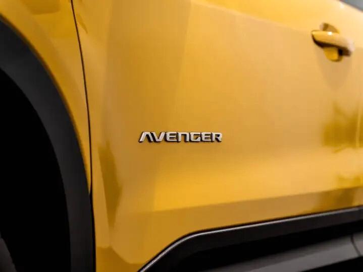 Jeep Avenger 1.2 Turbo 100 CV Summit