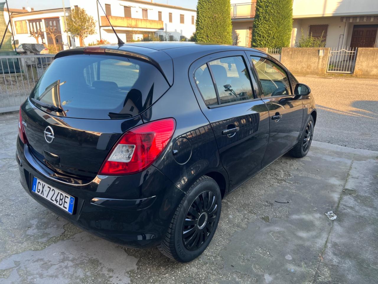 Opel Corsa 1.2 BENZINA 5P. 2013 POCHI KM NEOPATENTATI
