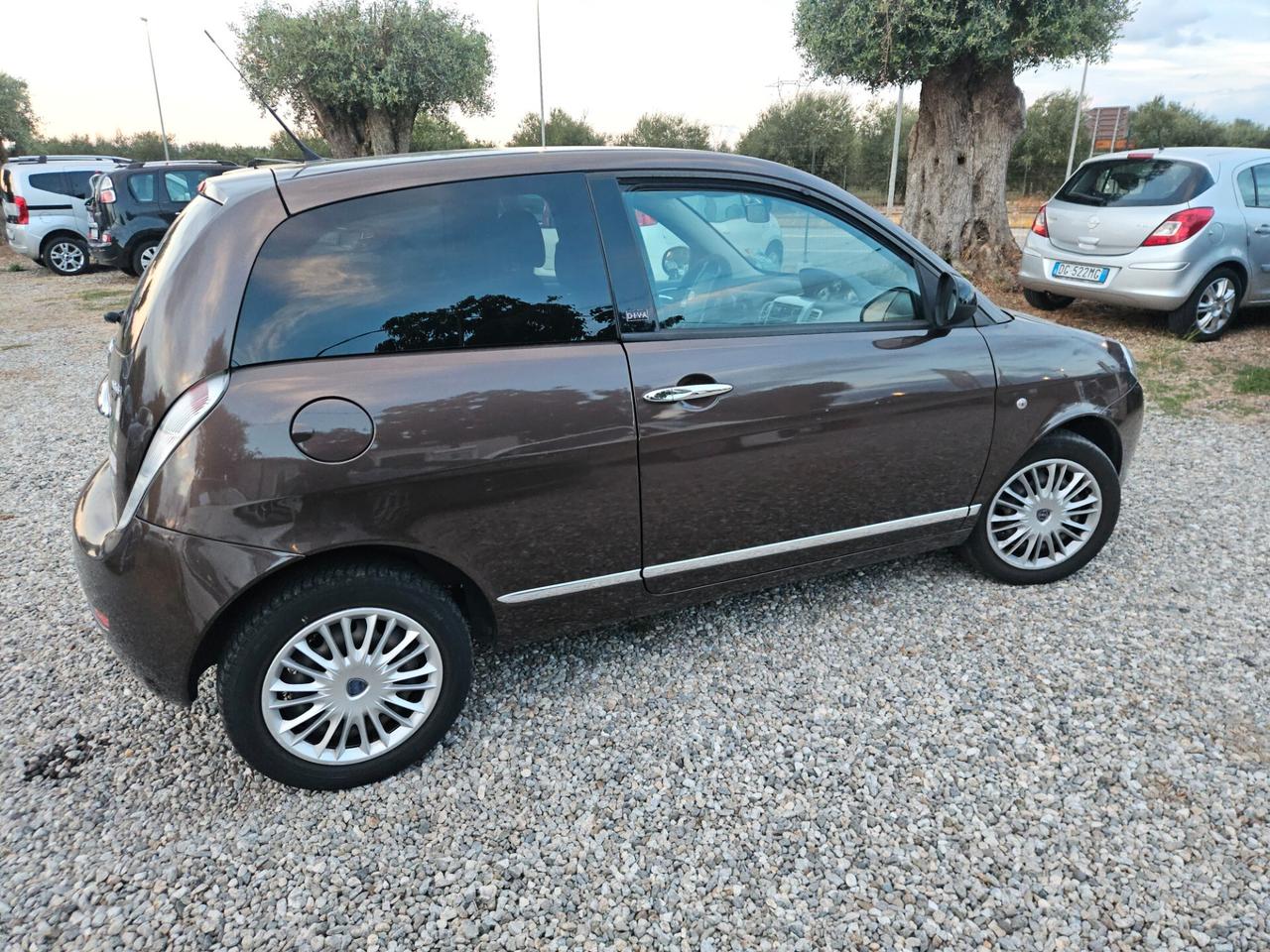 Lancia Ypsilon 1.3 MJT 75 CV Diva