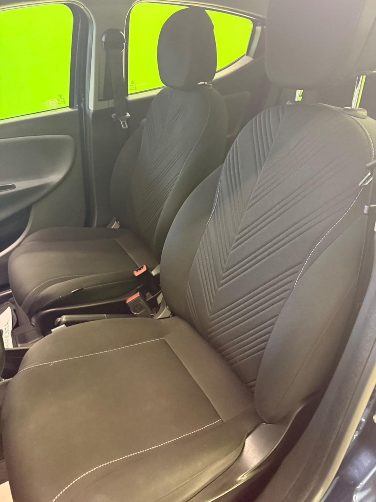 Lancia Ypsilon 1.0 FireFly 5 porte S&S Hybrid Ecochic Silver