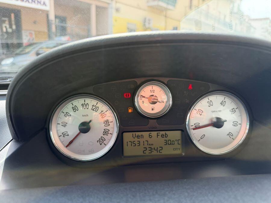 lancia ypsilon 1.3 mjet platino certificata tetto