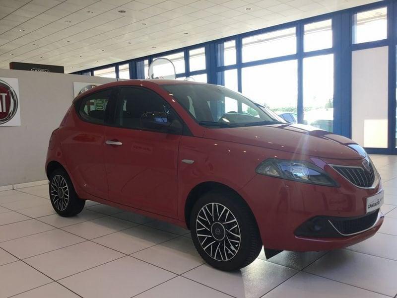 Lancia Ypsilon 1.0 FireFly 70cv Hybrid Platino