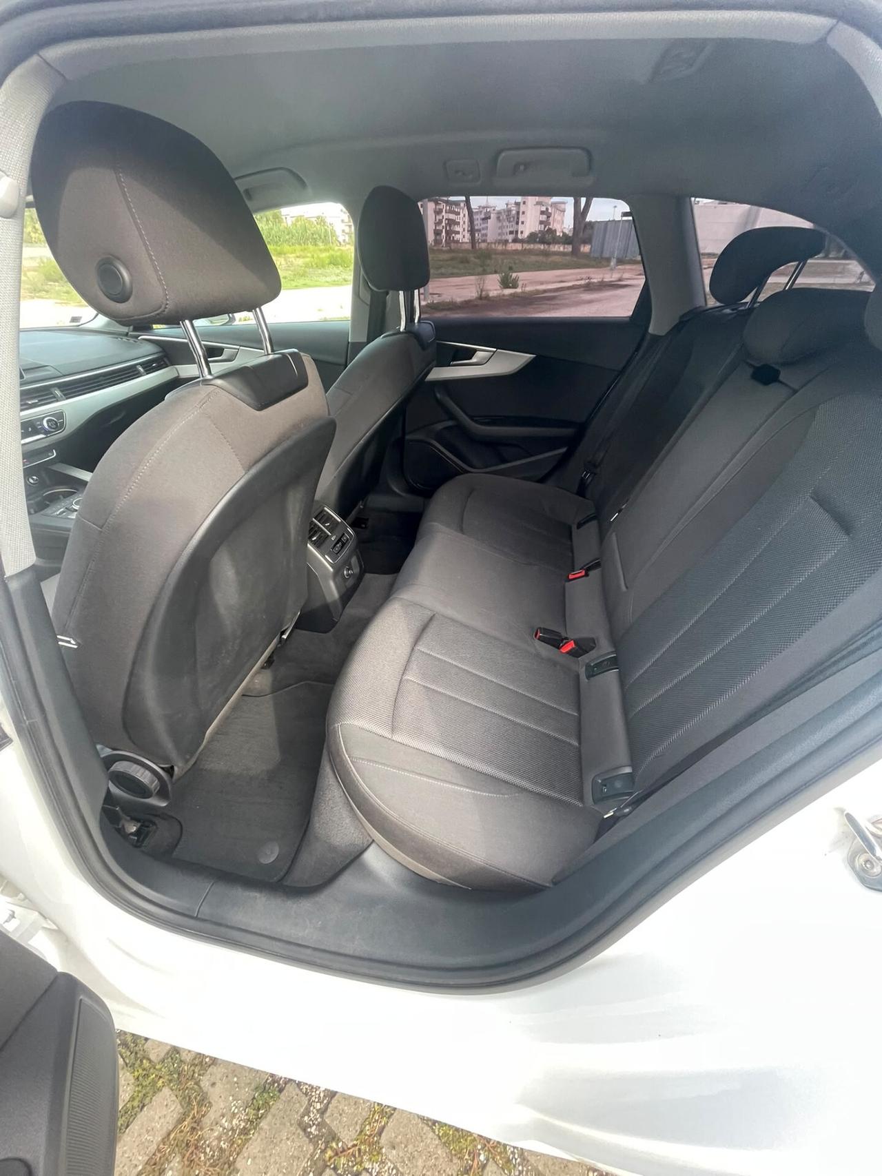 Audi A4 Avant 35 TDI S tronic Sport