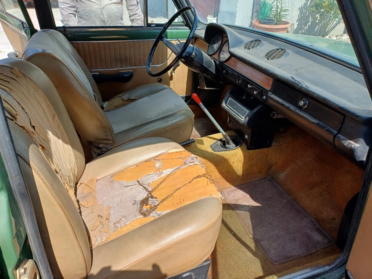 Fiat 124 Special berlina da restauro