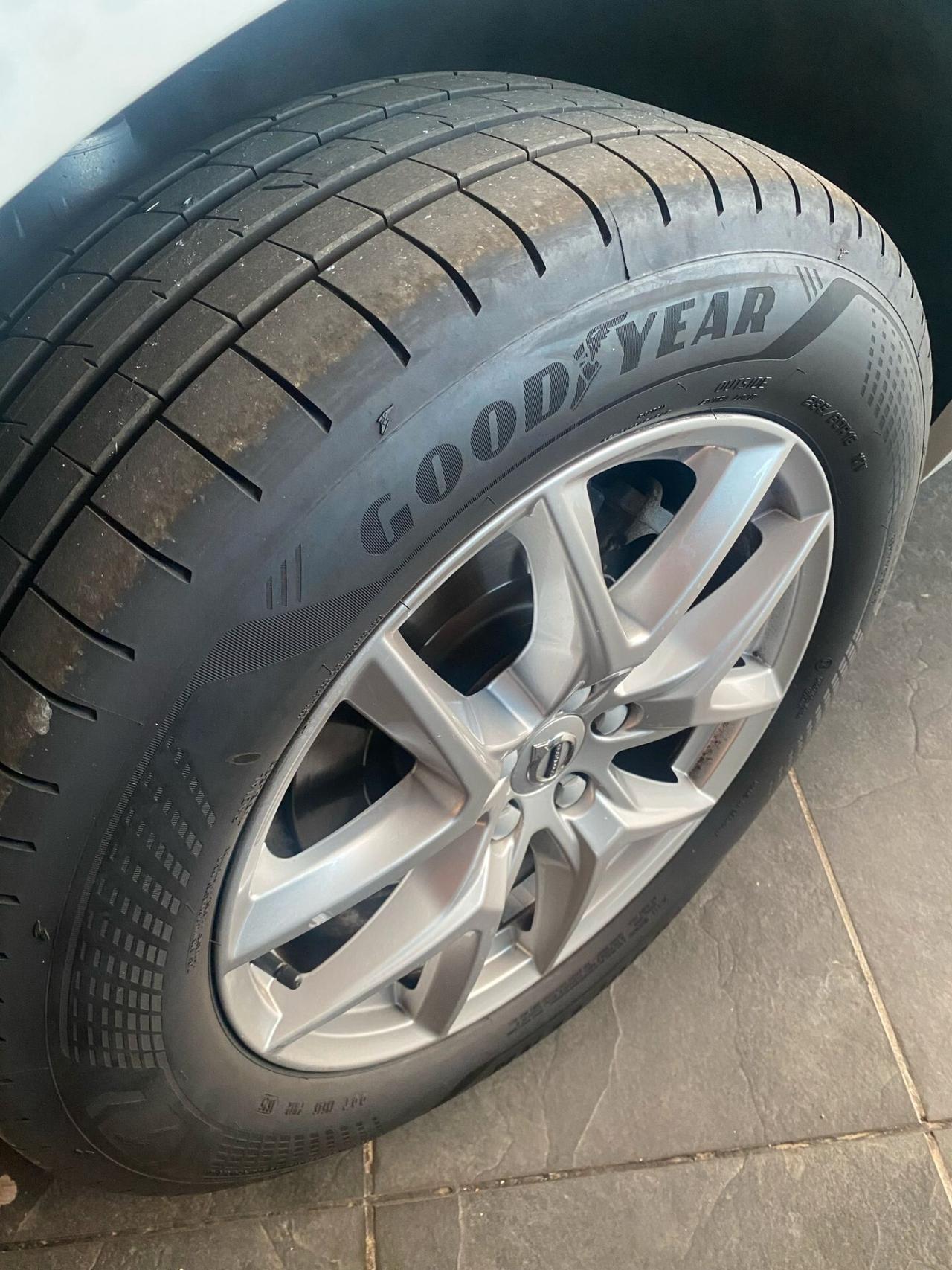 Volvo XC 60 XC60 B4 (d) AWD Geartronic Business