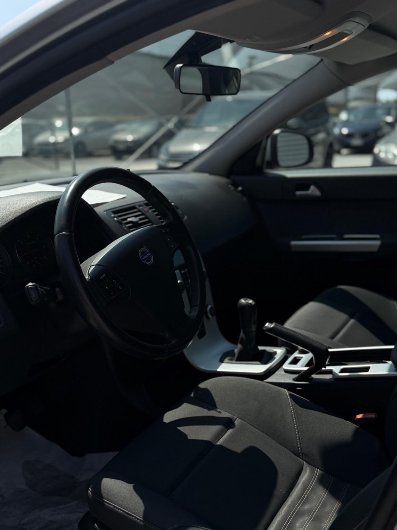 Volvo V50 D2 R-design